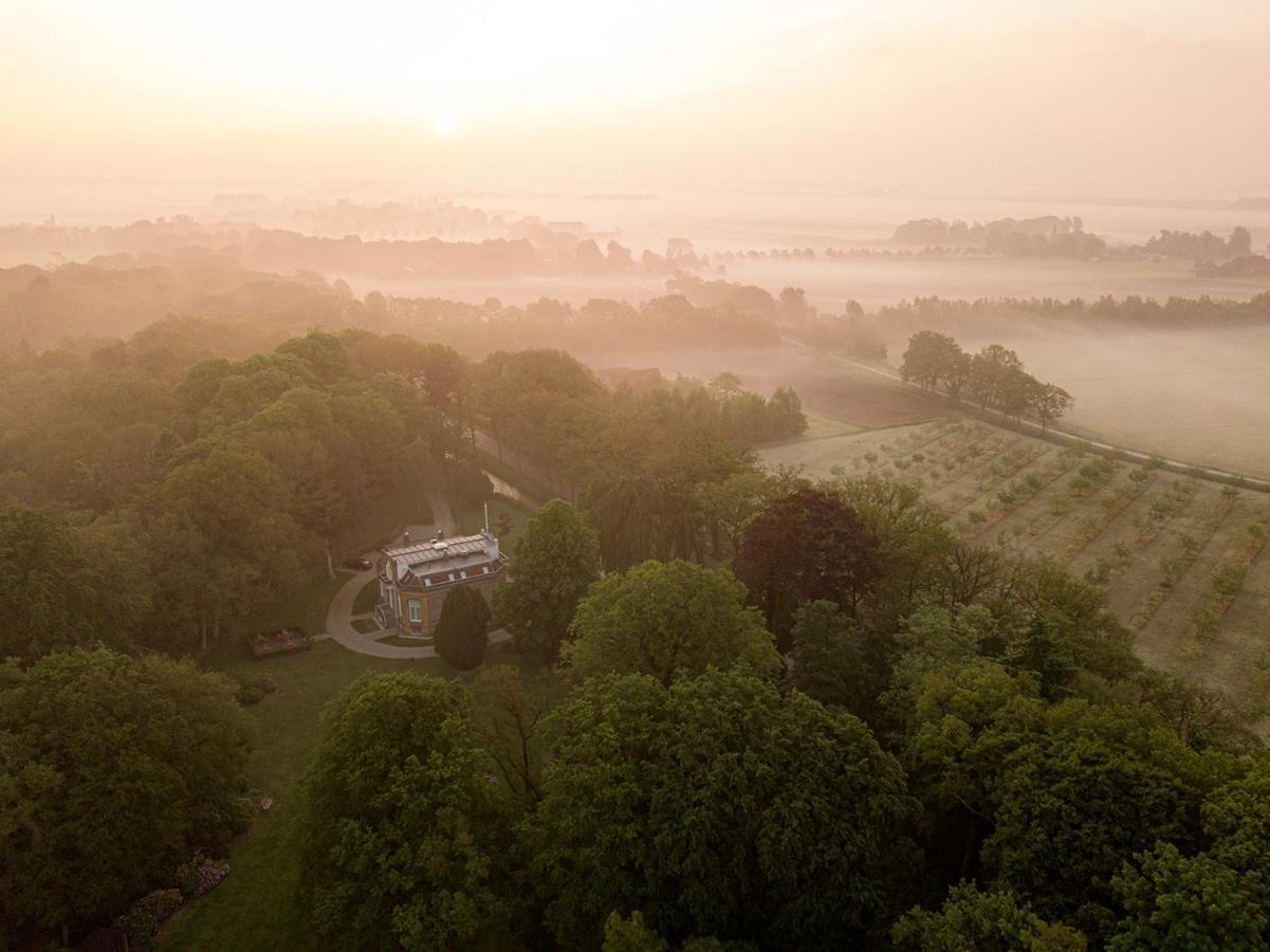 Bed and Breakfast Landgoed Huize Boschoord Sint Nicolaasga Exterior foto